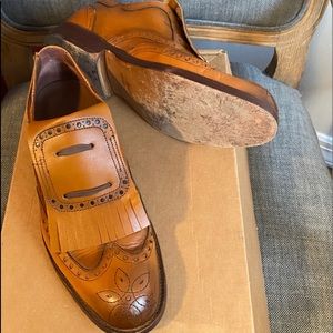Esquivel Wingtips with Kitty Men’s size 8